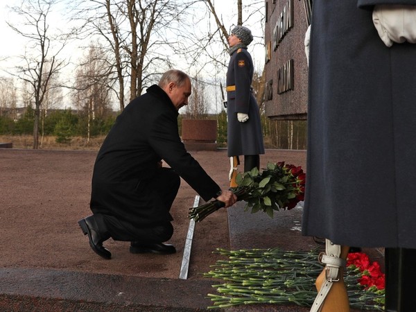 Владимир Путин посетил «Невский пятачок», где сражался и был ранен его отец