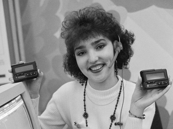 От «лоха с пейджером» до айфона: как за 20 лет сотовая связь изменила петербуржцев